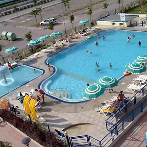  Apartman Altanea Residences Con Piscina
